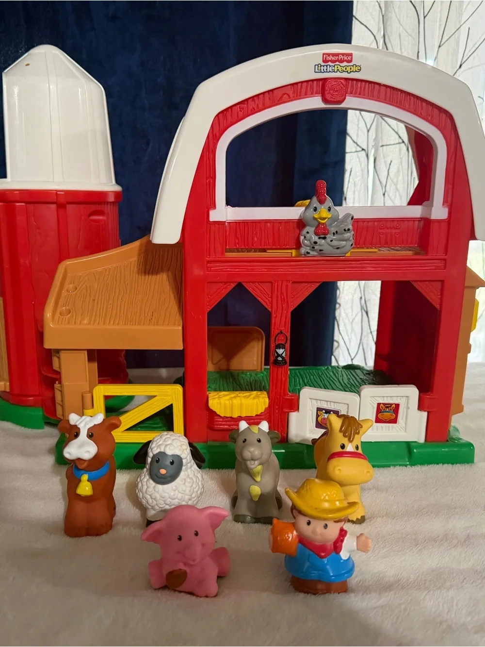 2005 Fisher-Price Little People Animal Sounds Farm red barn playset.